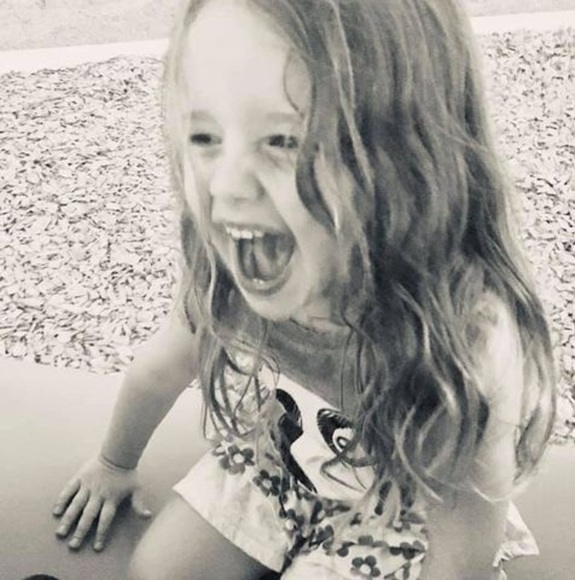 Meet your Posher, Julie - Picture 2 of 2